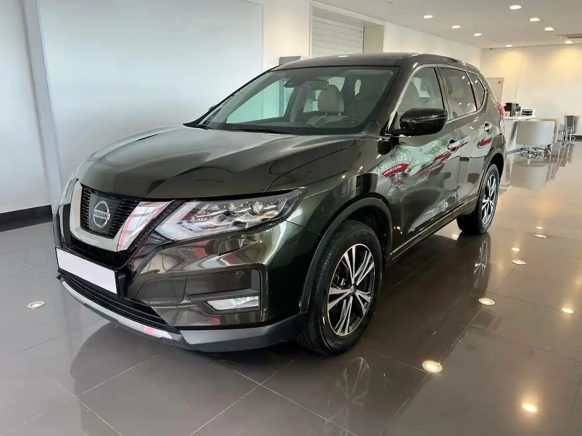 Nissan X-Trail купить по цене от 1 827 000 рублей