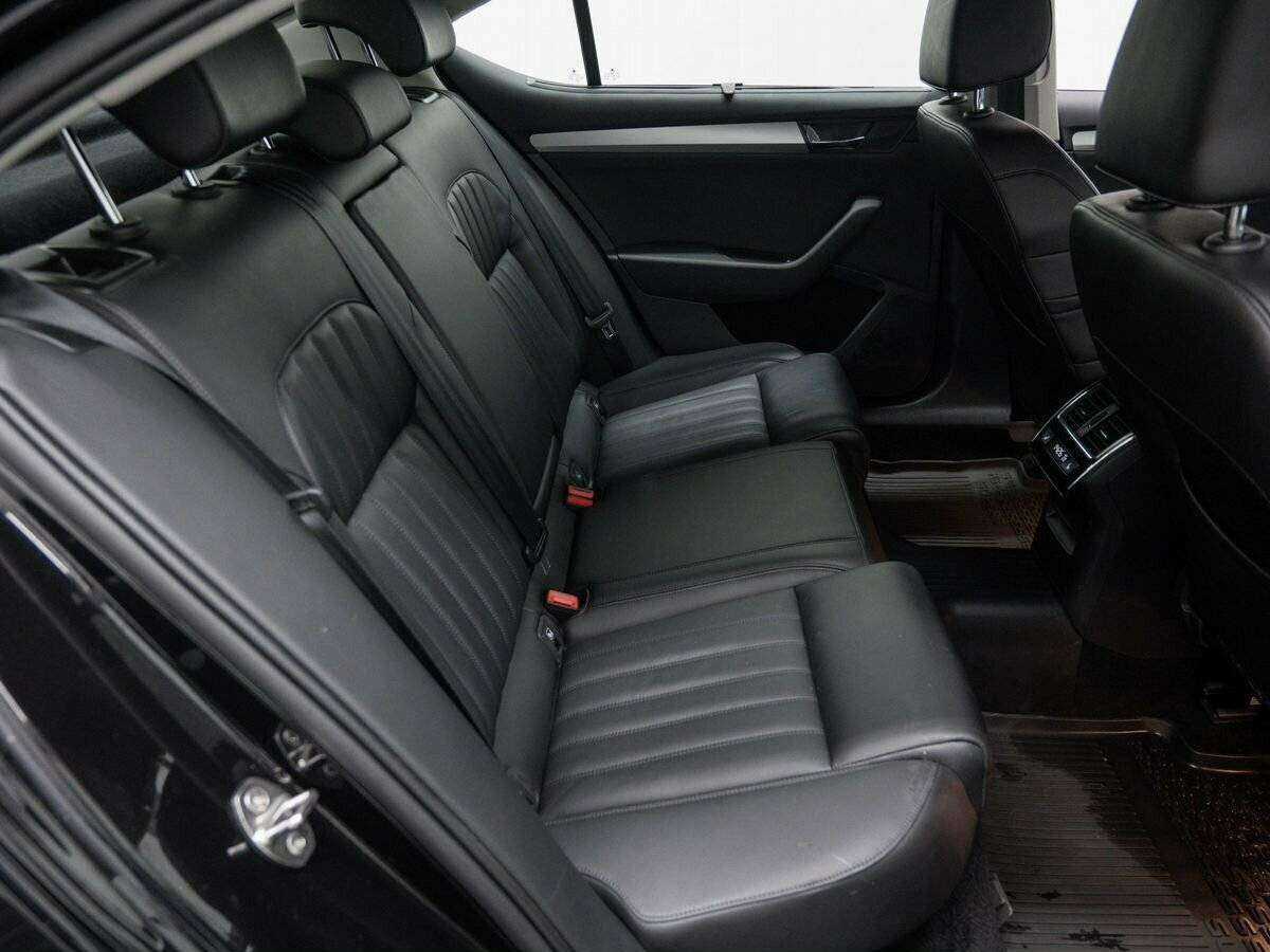 Б/У Шкода Суперб 2017 года. Фото: #8