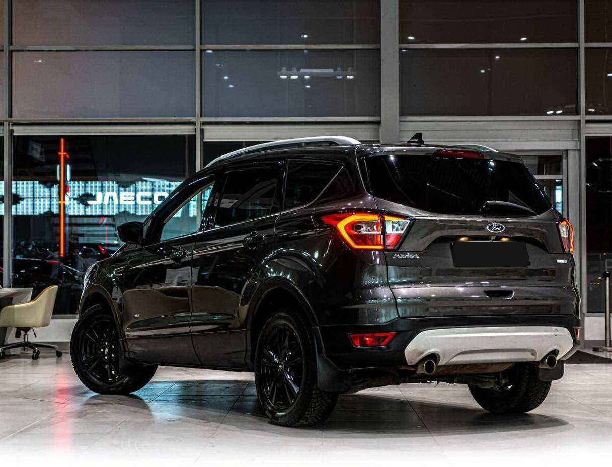 Б/У Форд Куга 2018 года. Фото: #3