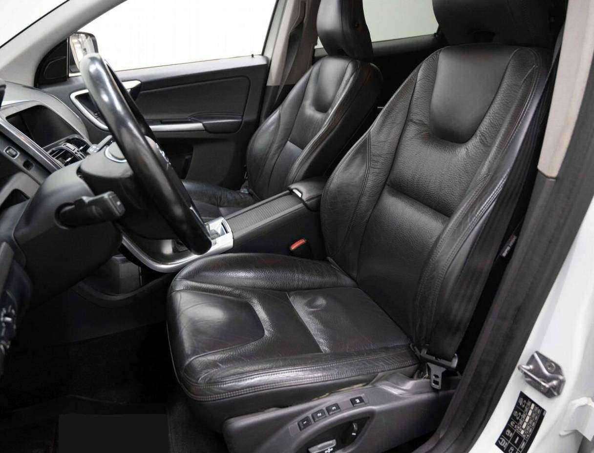 Б/У Вольво ИксЦ60 2013 года. Фото: #7