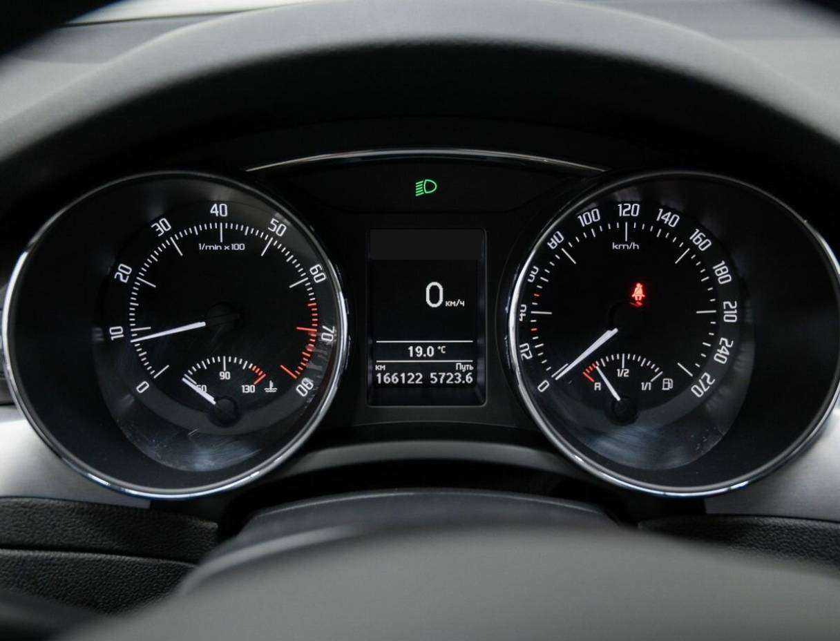 Б/У Шкода Суперб 2014 года. Фото: #24