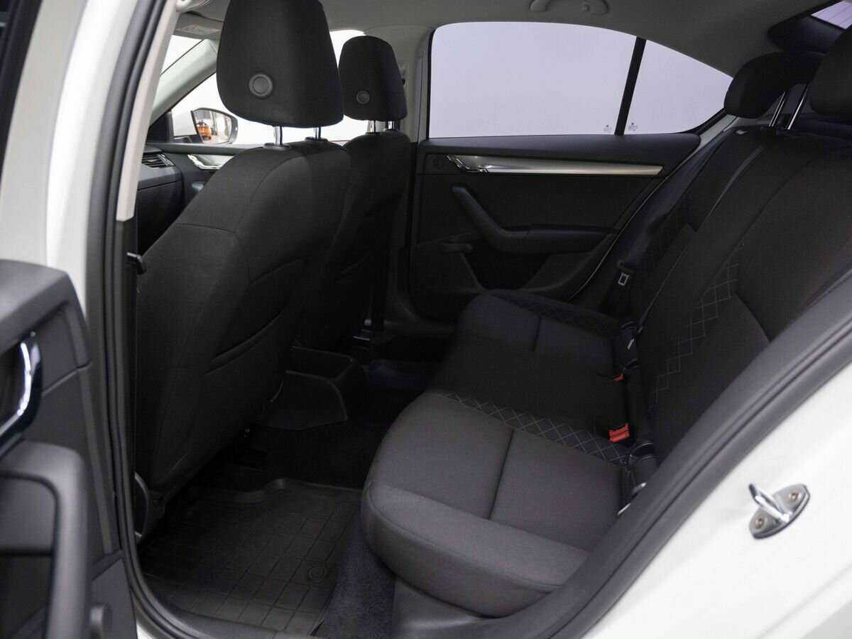 Б/У Шкода Октавия 2017 года. Фото: #8