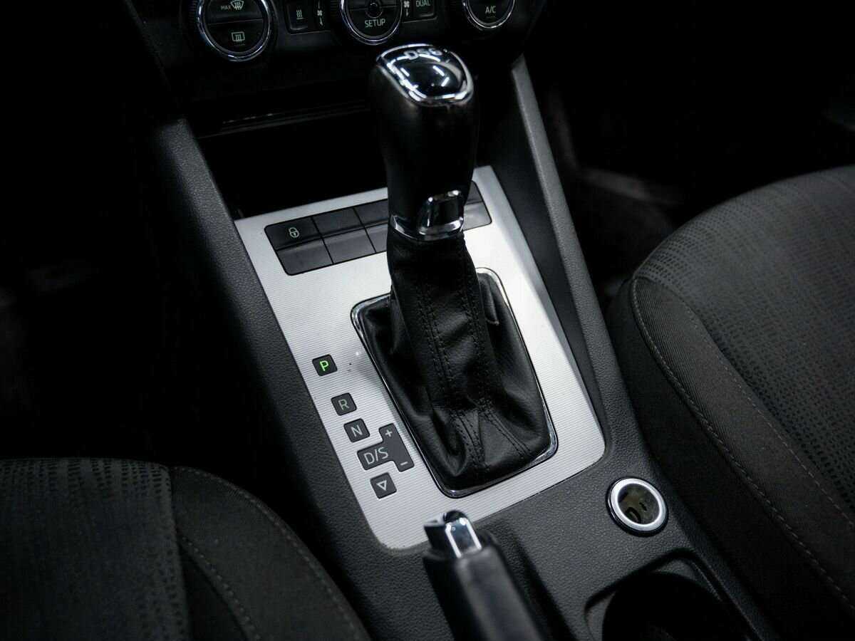 Б/У Шкода Октавия 2015 года. Фото: #19