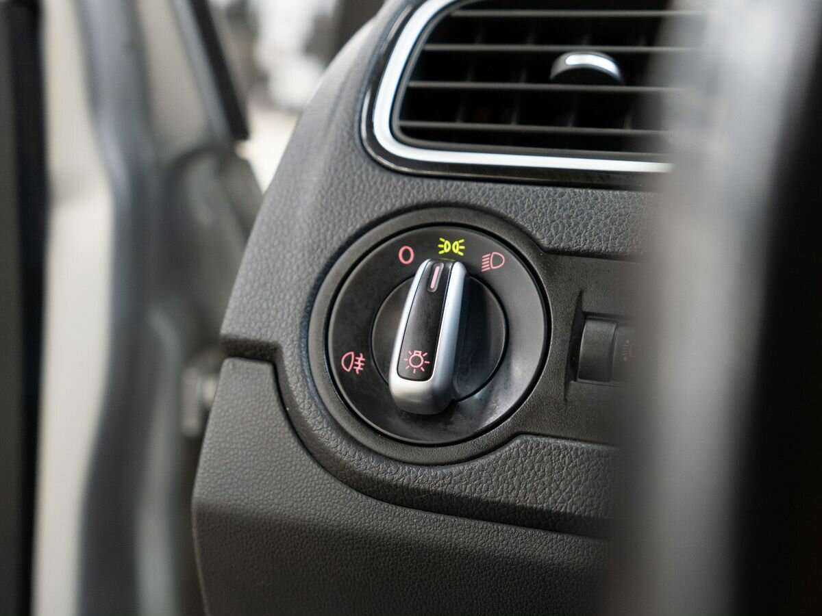 Б/У Фольксваген Поло 2019 года. Фото: #13