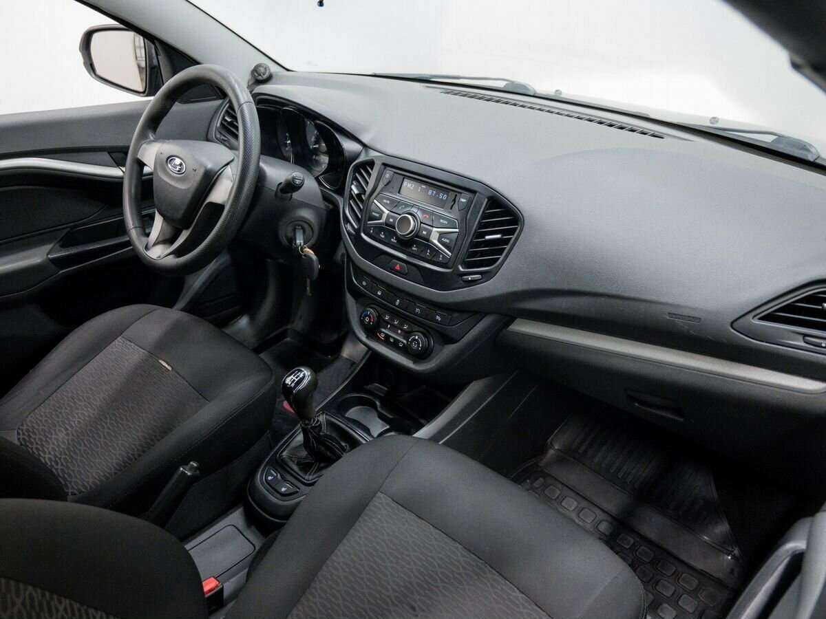 Б/У Лада (ВАЗ) Веста 2015 года. Фото: #6