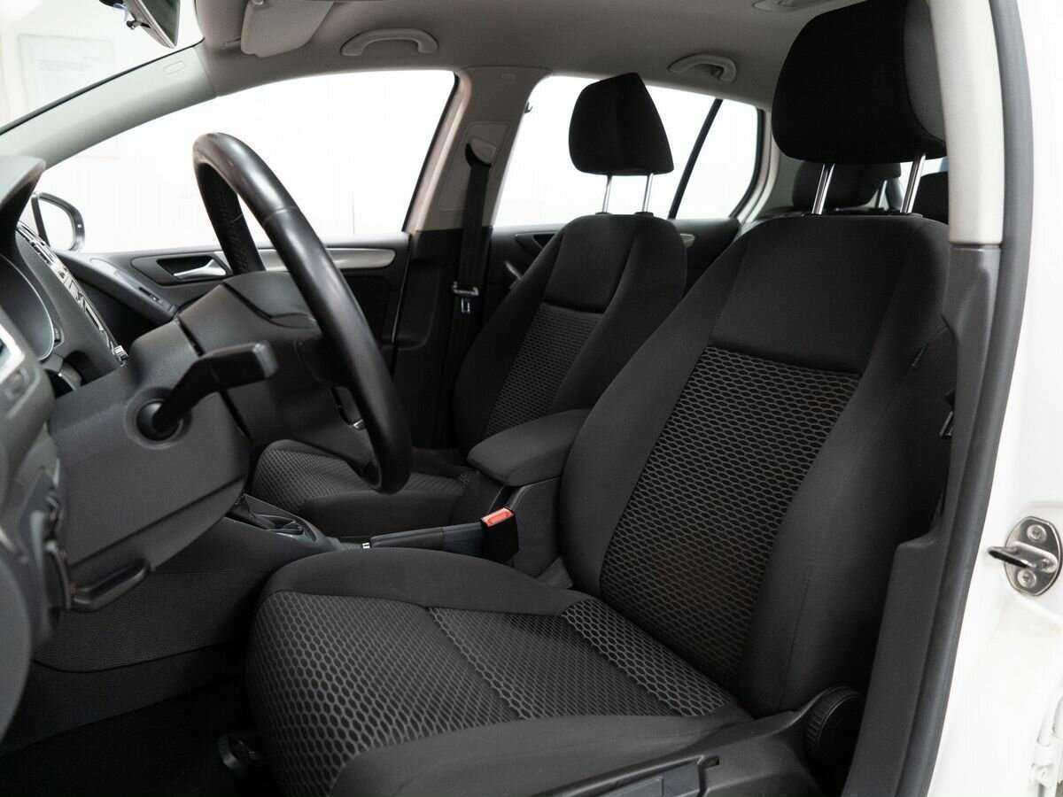 Б/У Фольксваген Гольф 2012 года. Фото: #5