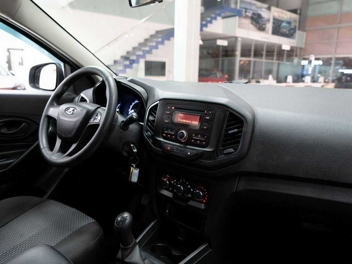 Б/У Лада (ВАЗ) ИКСРЭЙ 2017 года. Фото: #14