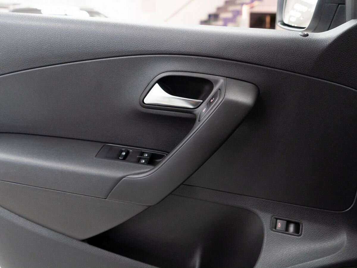 Б/У Фольксваген Поло 2017 года. Фото: #13