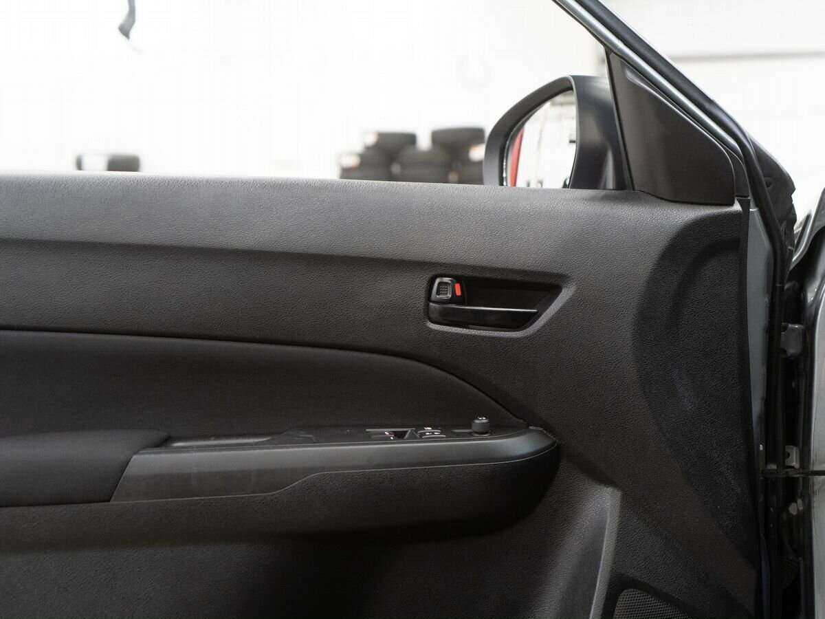 Б/У Сузуки Витара 2015 года. Фото: #13