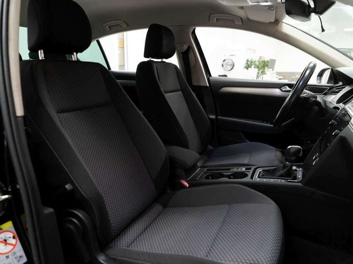 Б/У Фольксваген Пассат 2017 года. Фото: #8