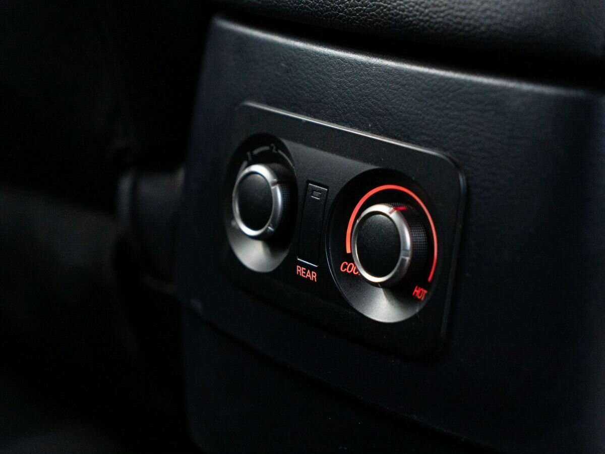 Б/У Митсубиши Паджеро 2012 года. Фото: #16