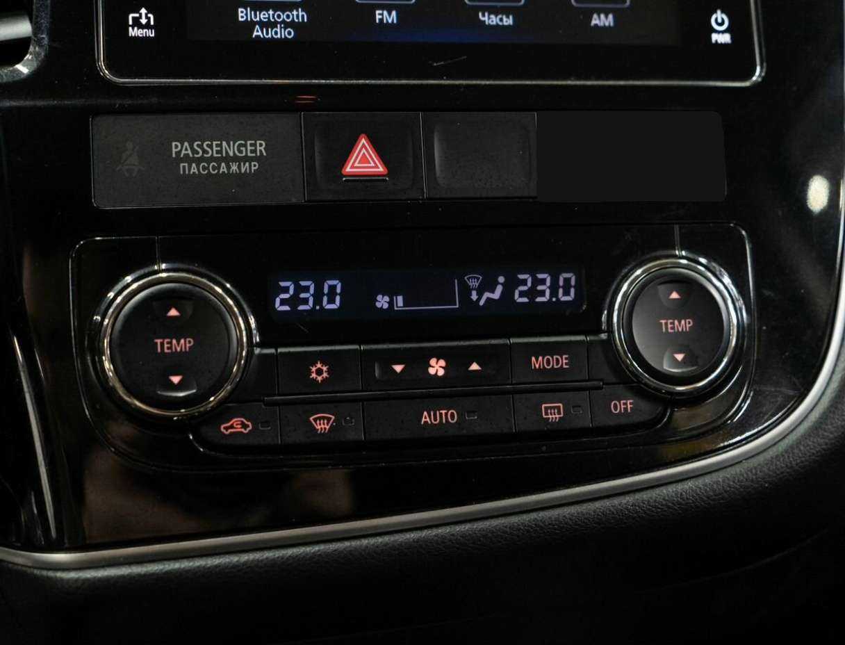 Б/У Митсубиши Оутлэндер 2017 года. Фото: #10