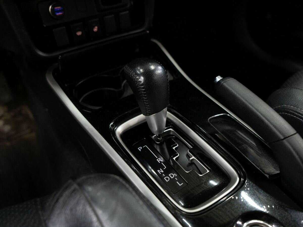 Б/У Митсубиши Оутлэндер 2017 года. Фото: #12