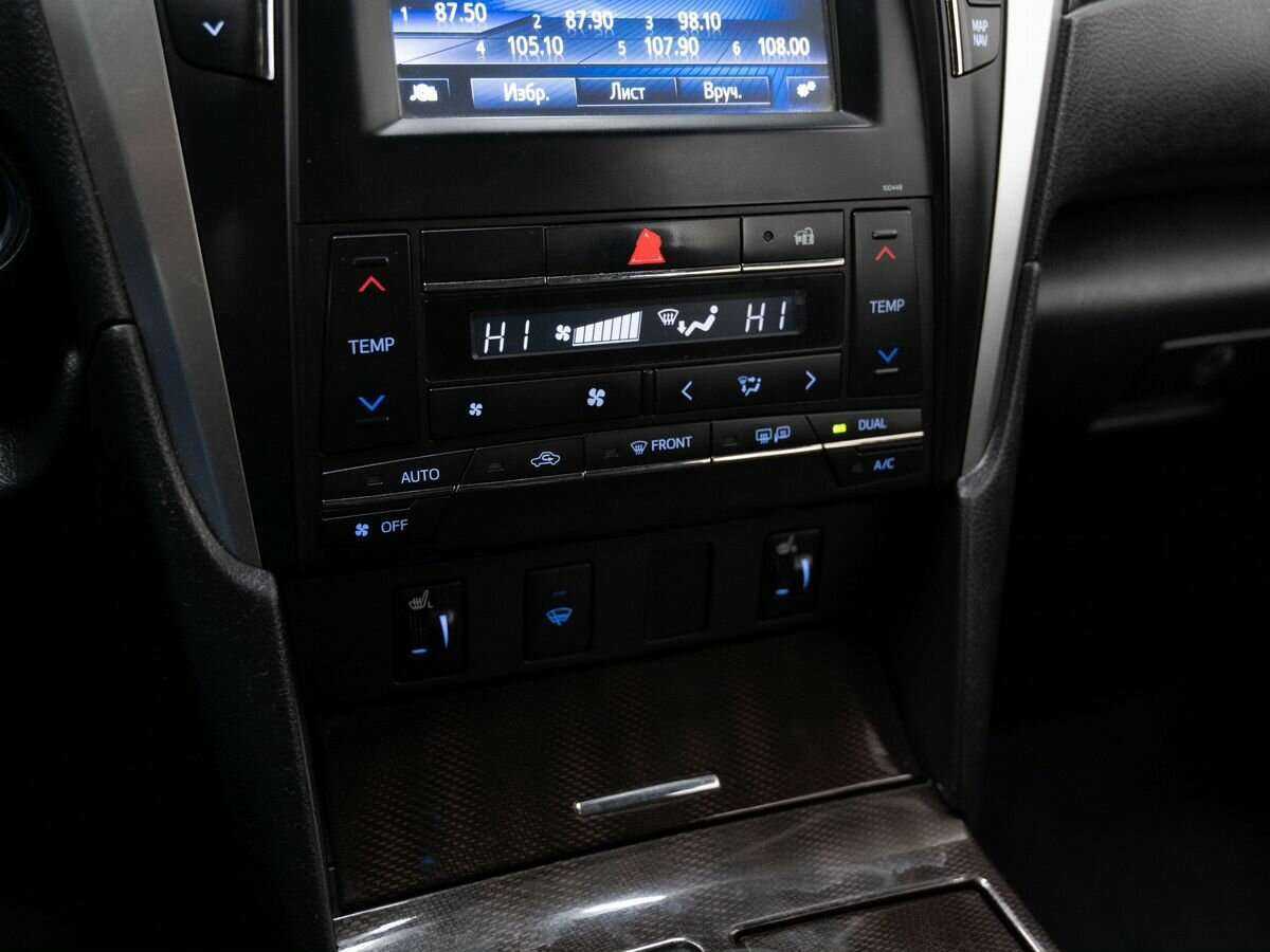 Б/У Тойота Камри 2015 года. Фото: #21