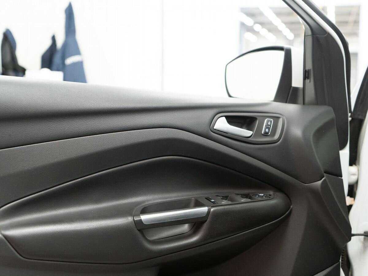 Б/У Форд Куга 2014 года. Фото: #13