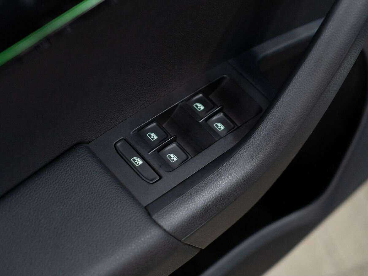 Б/У Шкода Октавия 2018 года. Фото: #11