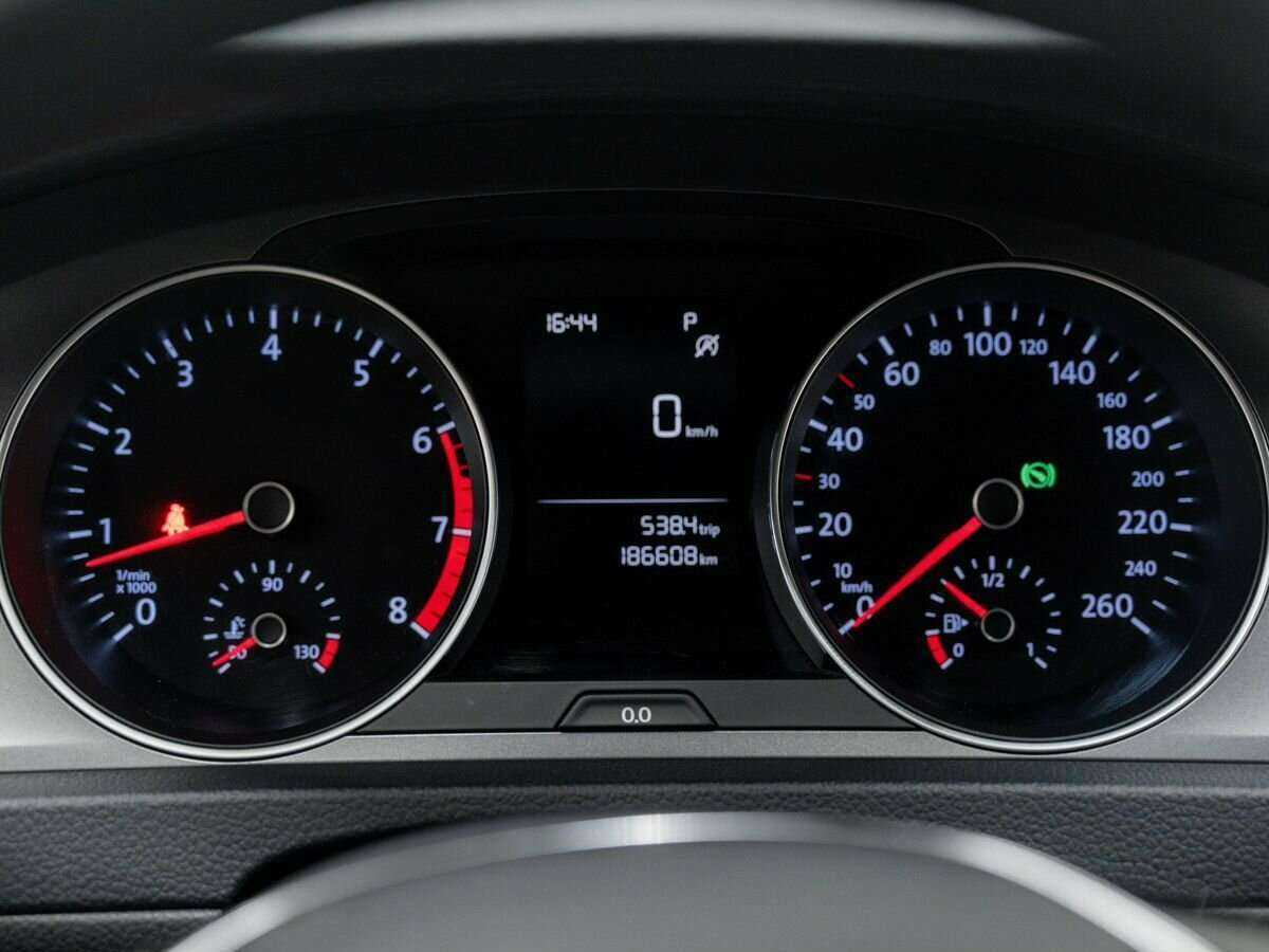 Б/У Фольксваген Гольф 2014 года. Фото: #22