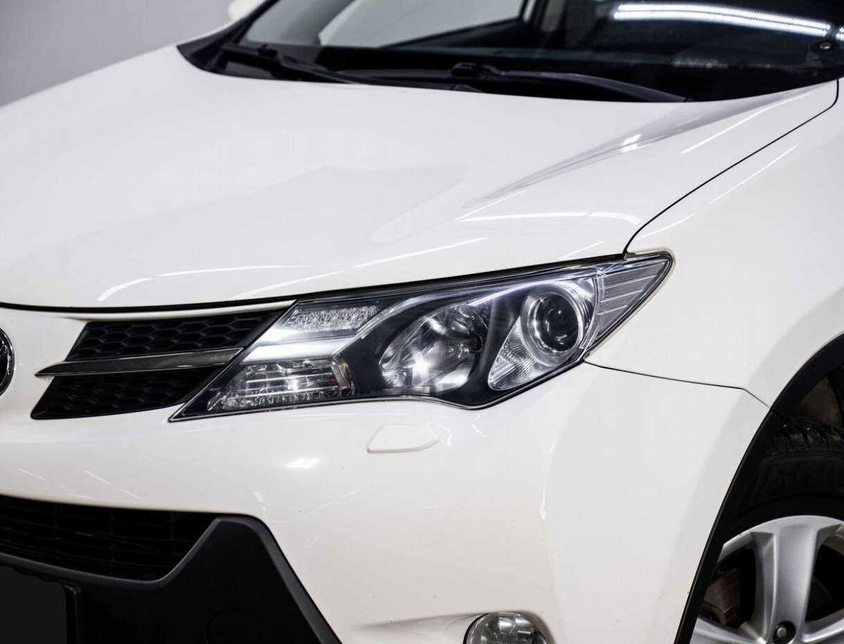 Б/У Тойота Рав4 2013 года. Фото: #6