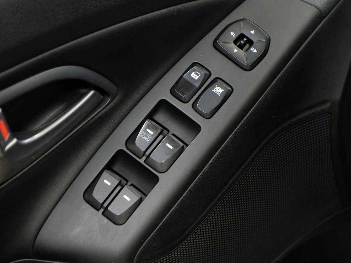 Б/У Хендай ай-икс35 2014 года. Фото: #11