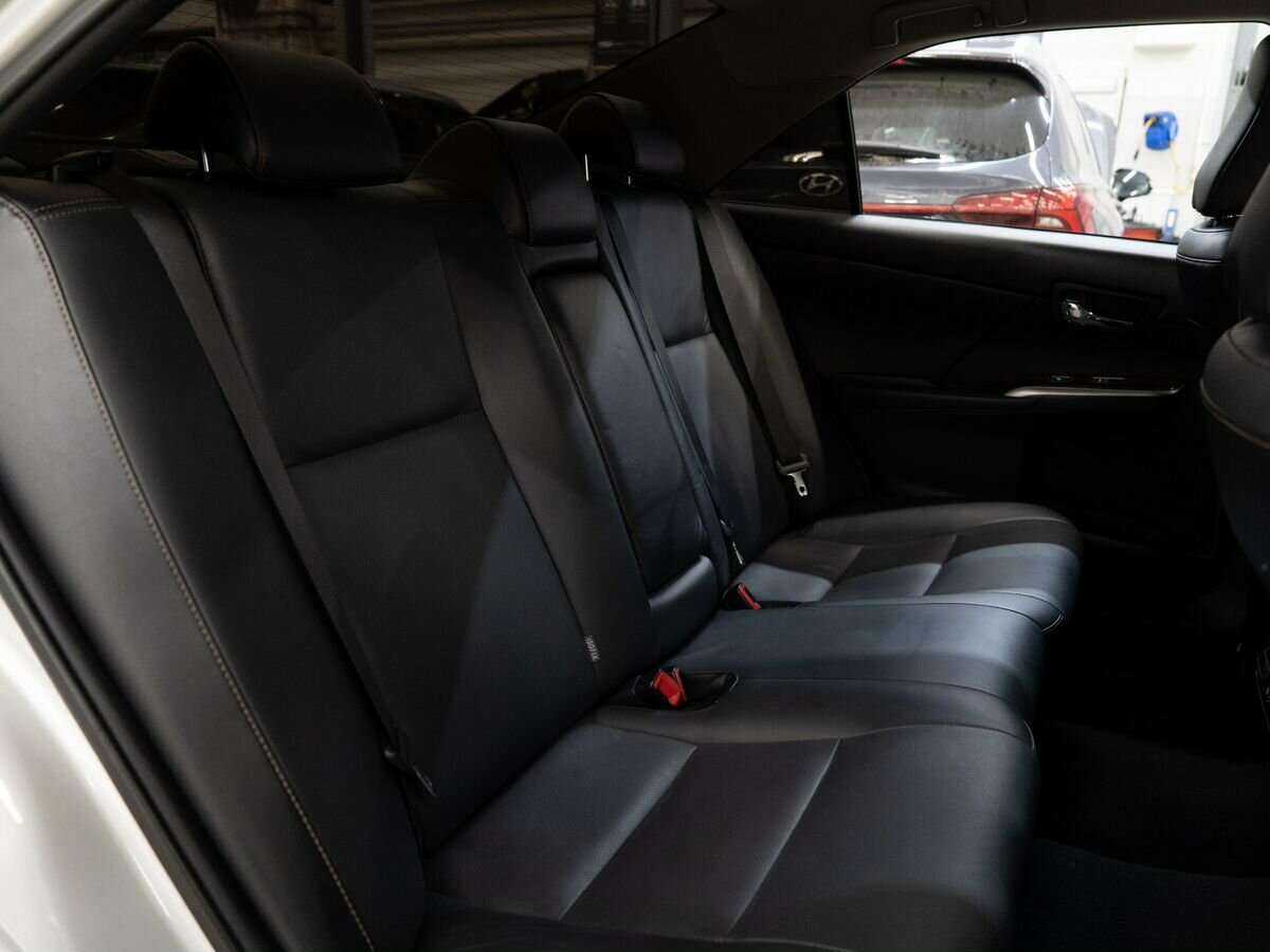 Б/У Тойота Камри 2015 года. Фото: #8