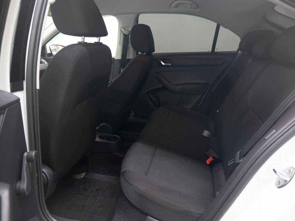 Б/У Шкода Рапид 2017 года. Фото: #8