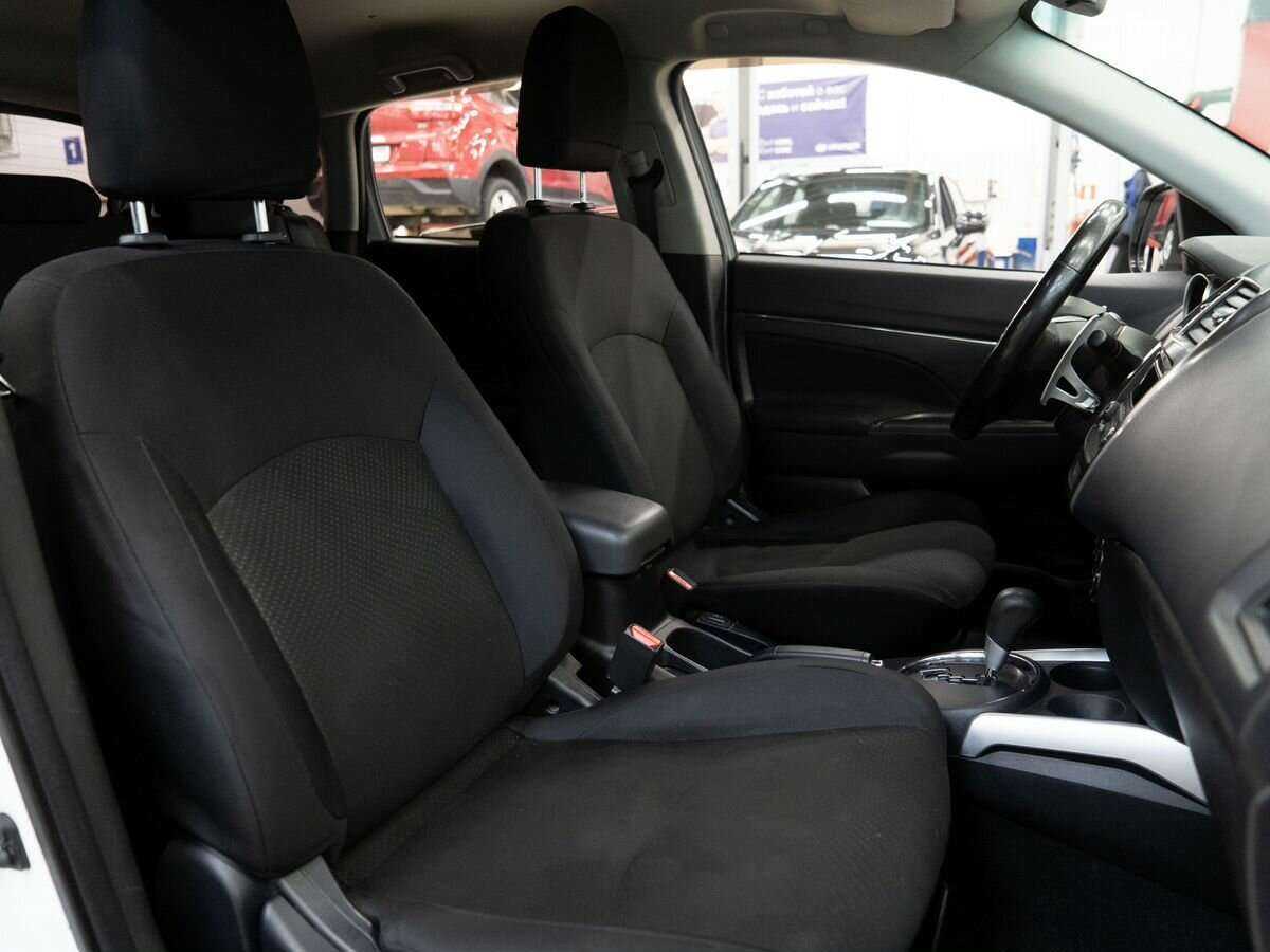 Б/У Митсубиши АС-Икс 2013 года. Фото: #8