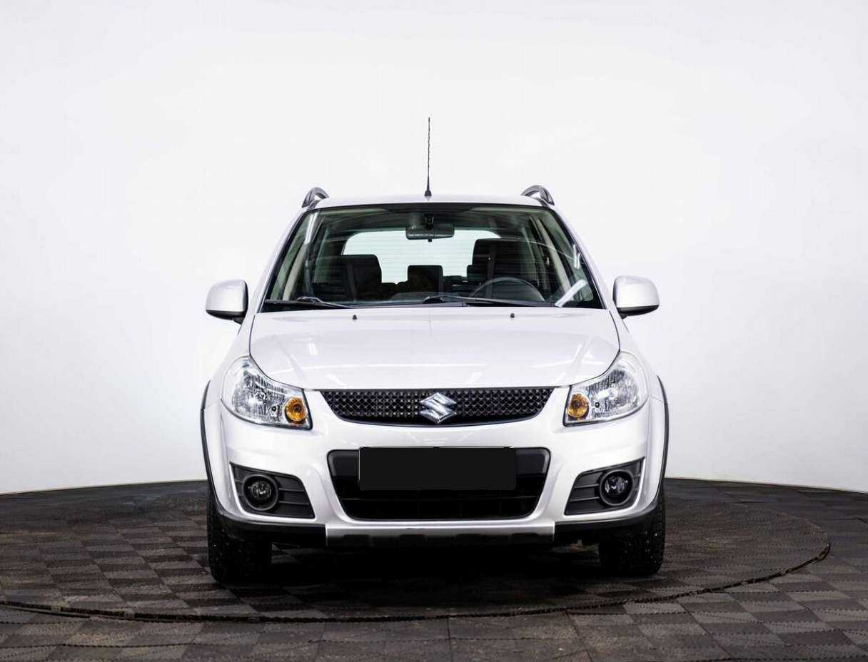 Б/У Сузуки С-Икс4 2013 года. Фото: #1
