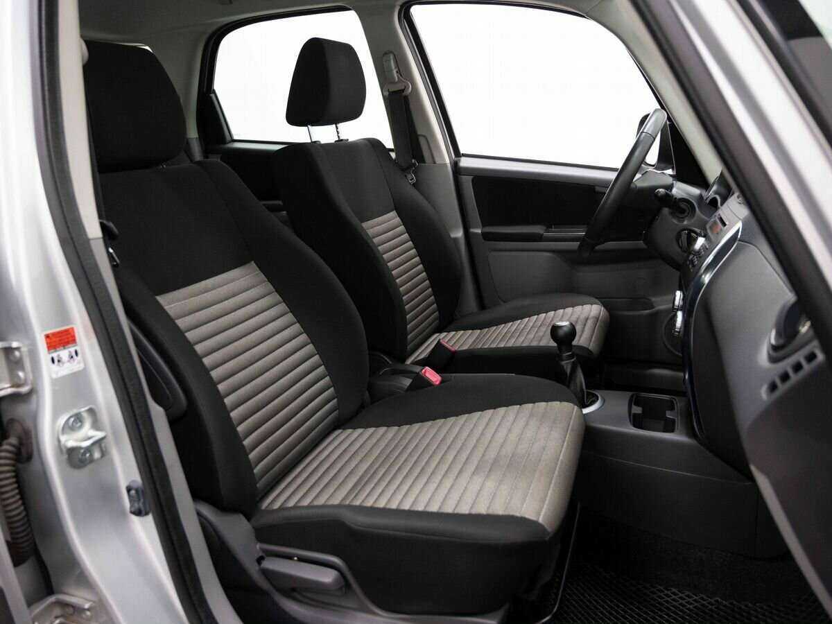 Б/У Сузуки С-Икс4 2013 года. Фото: #10