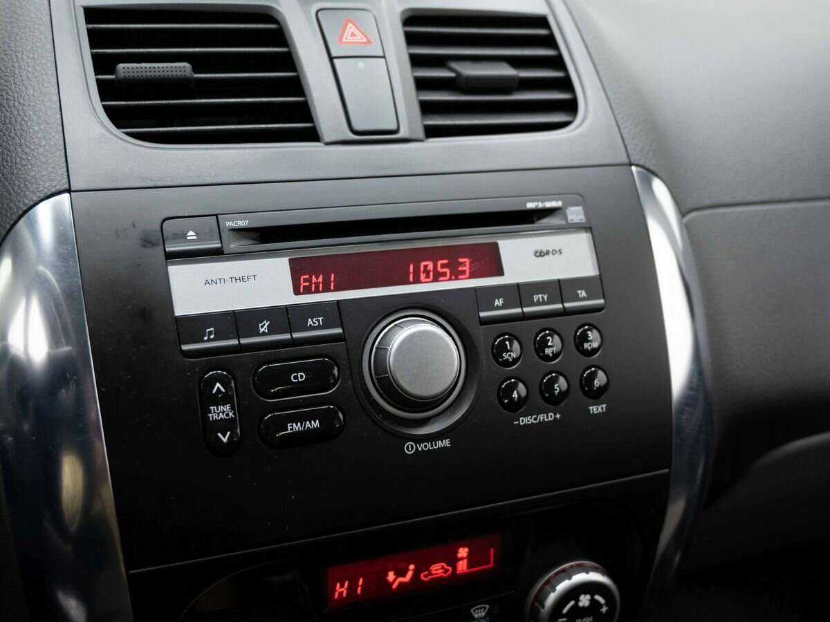 Б/У Сузуки С-Икс4 2013 года. Фото: #17