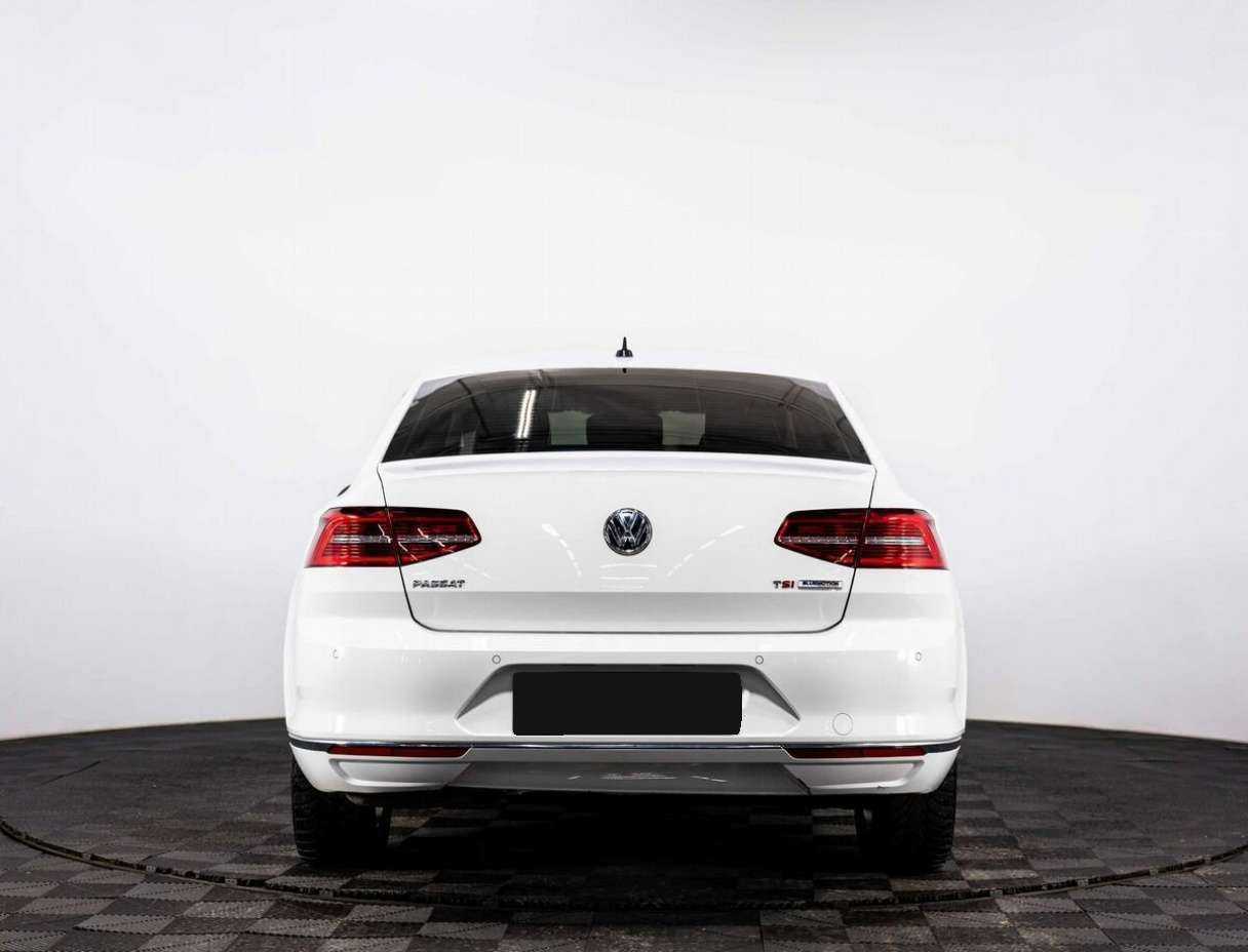 Б/У Фольксваген Пассат 2016 года. Фото: #4