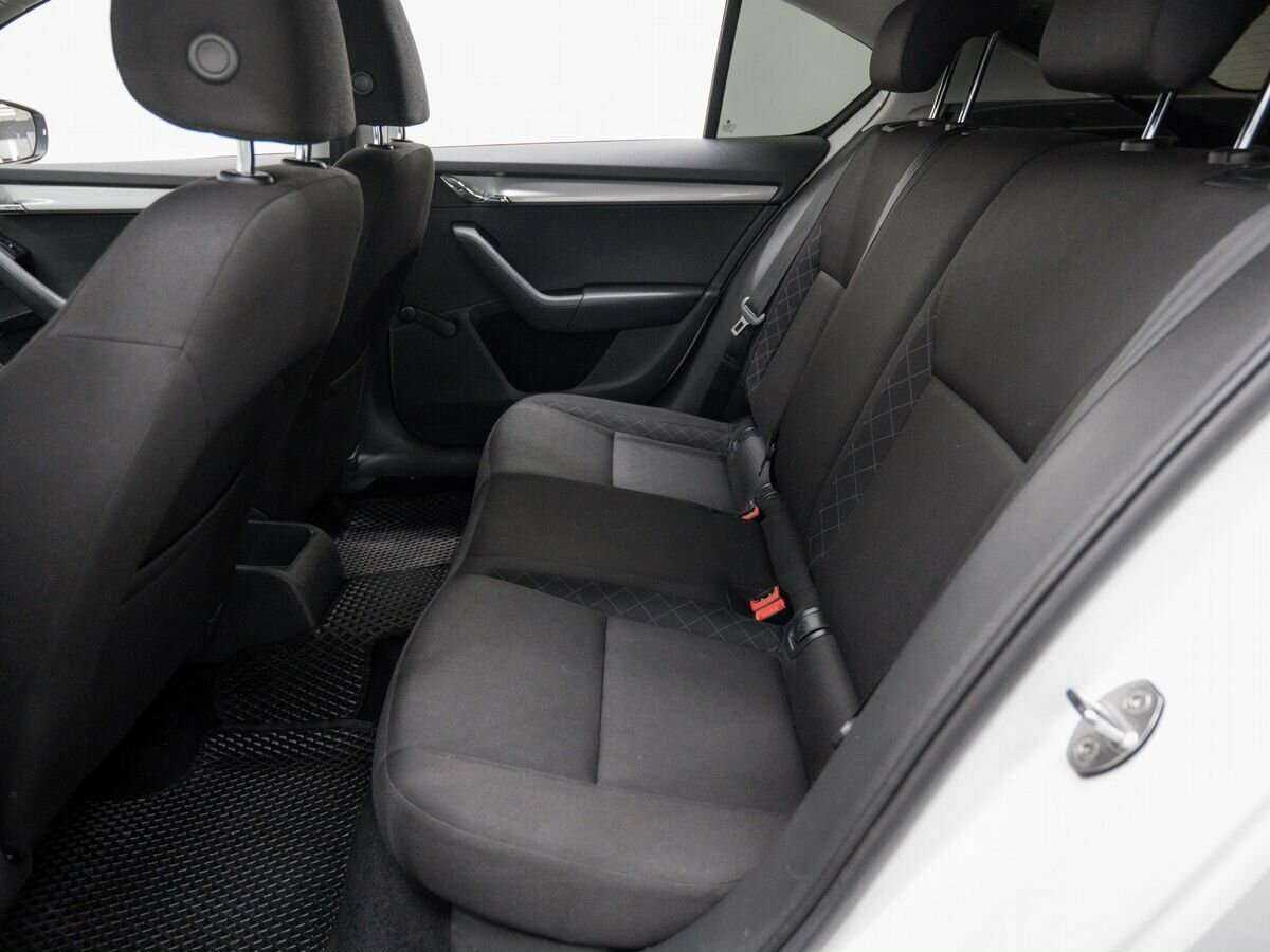 Б/У Шкода Октавия 2017 года. Фото: #11