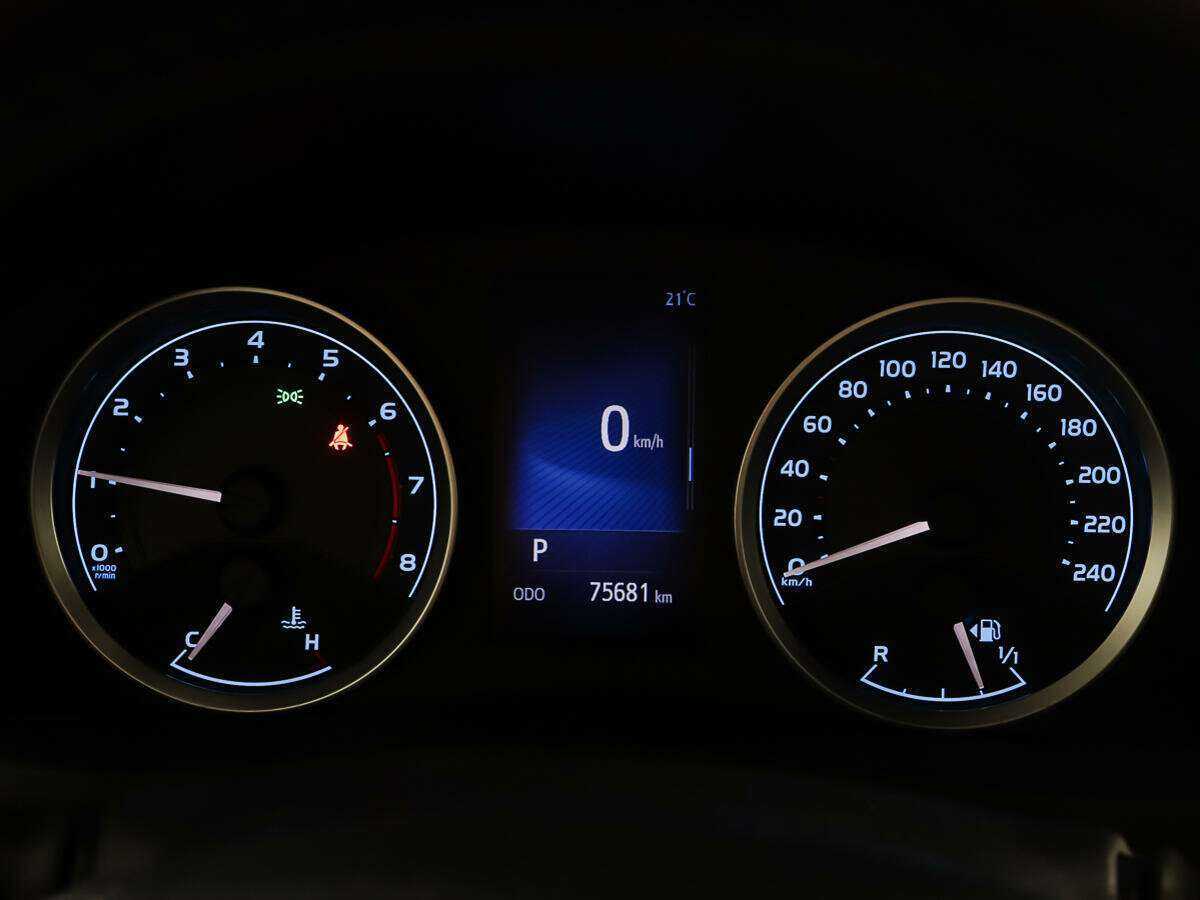 Б/У Тойота Королла 2016 года. Фото: #12