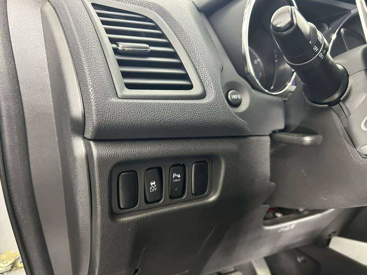 Б/У Пежо 4008 2012 года. Фото: #6