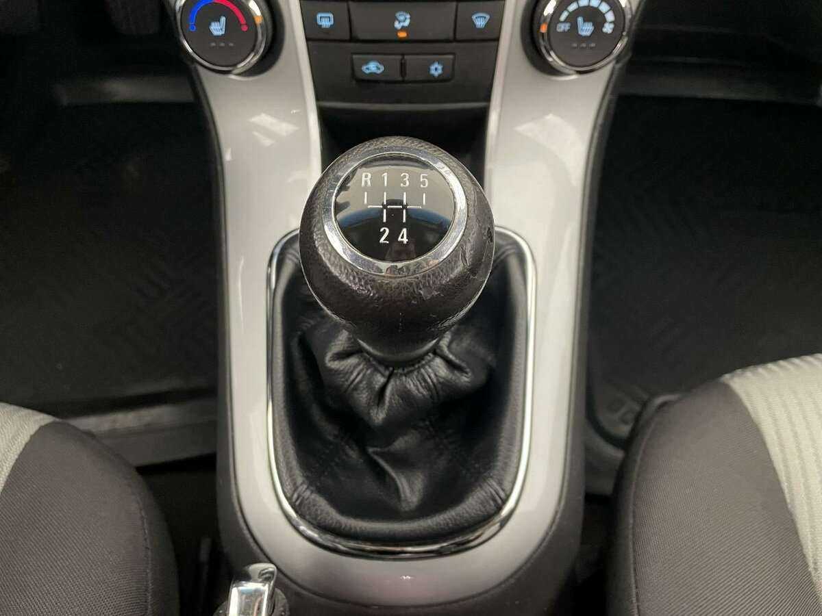 Б/У Шевроле Круз 2014 года. Фото: #12