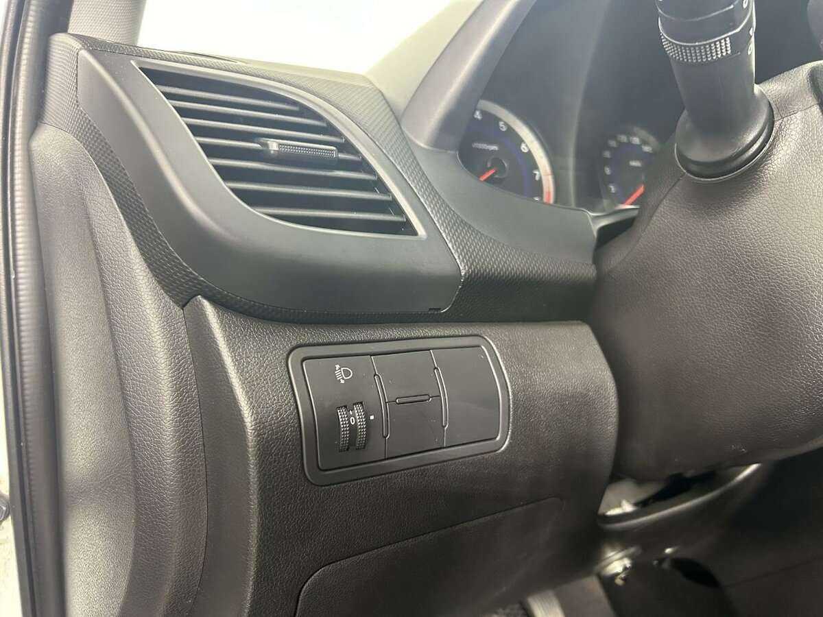 Б/У Хендай Солярис 2015 года. Фото: #8