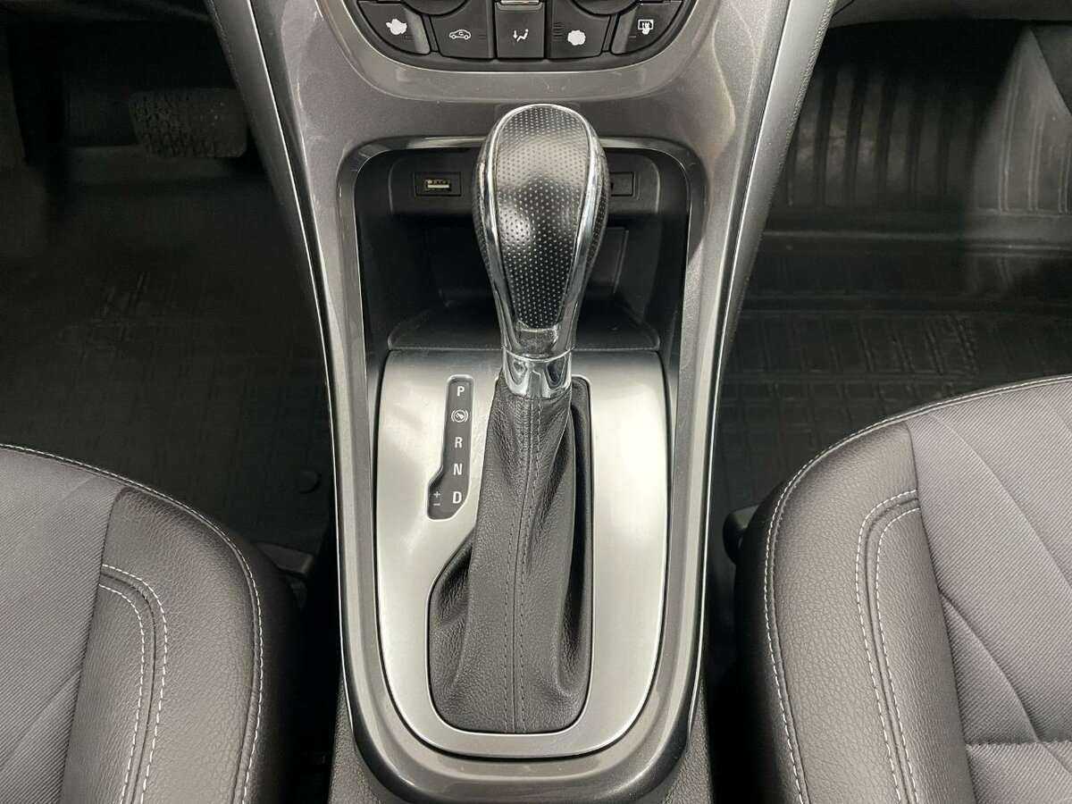 Б/У Опель Астра 2013 года. Фото: #11