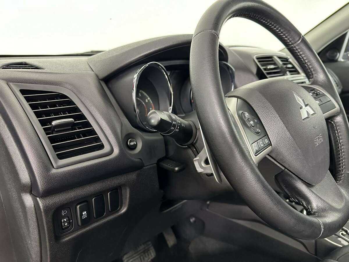 Б/У Митсубиши АС-Икс 2014 года. Фото: #8