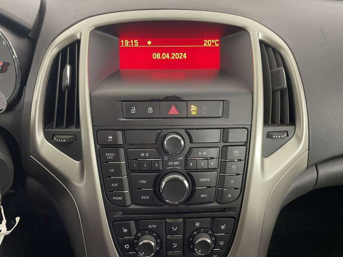 Б/У Опель Астра 2012 года. Фото: #11