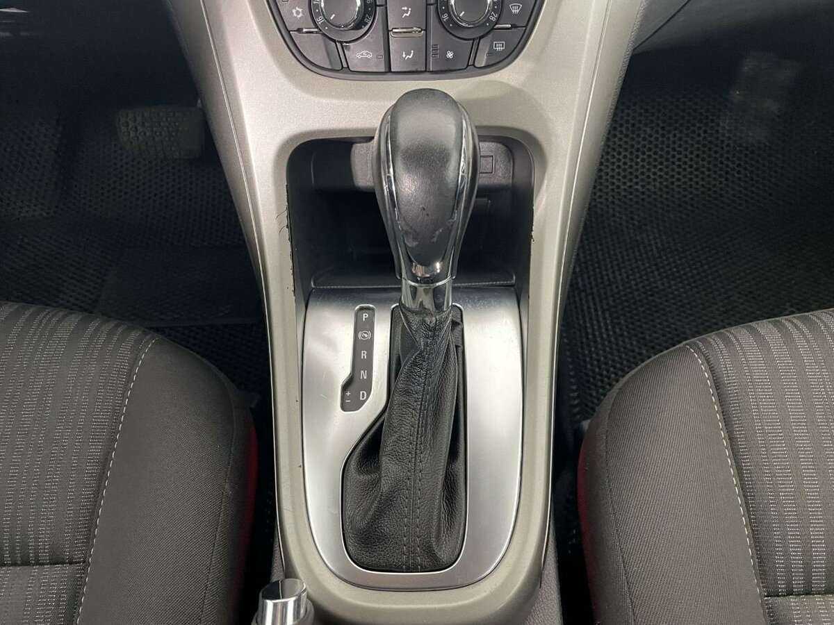 Б/У Опель Астра 2012 года. Фото: #12