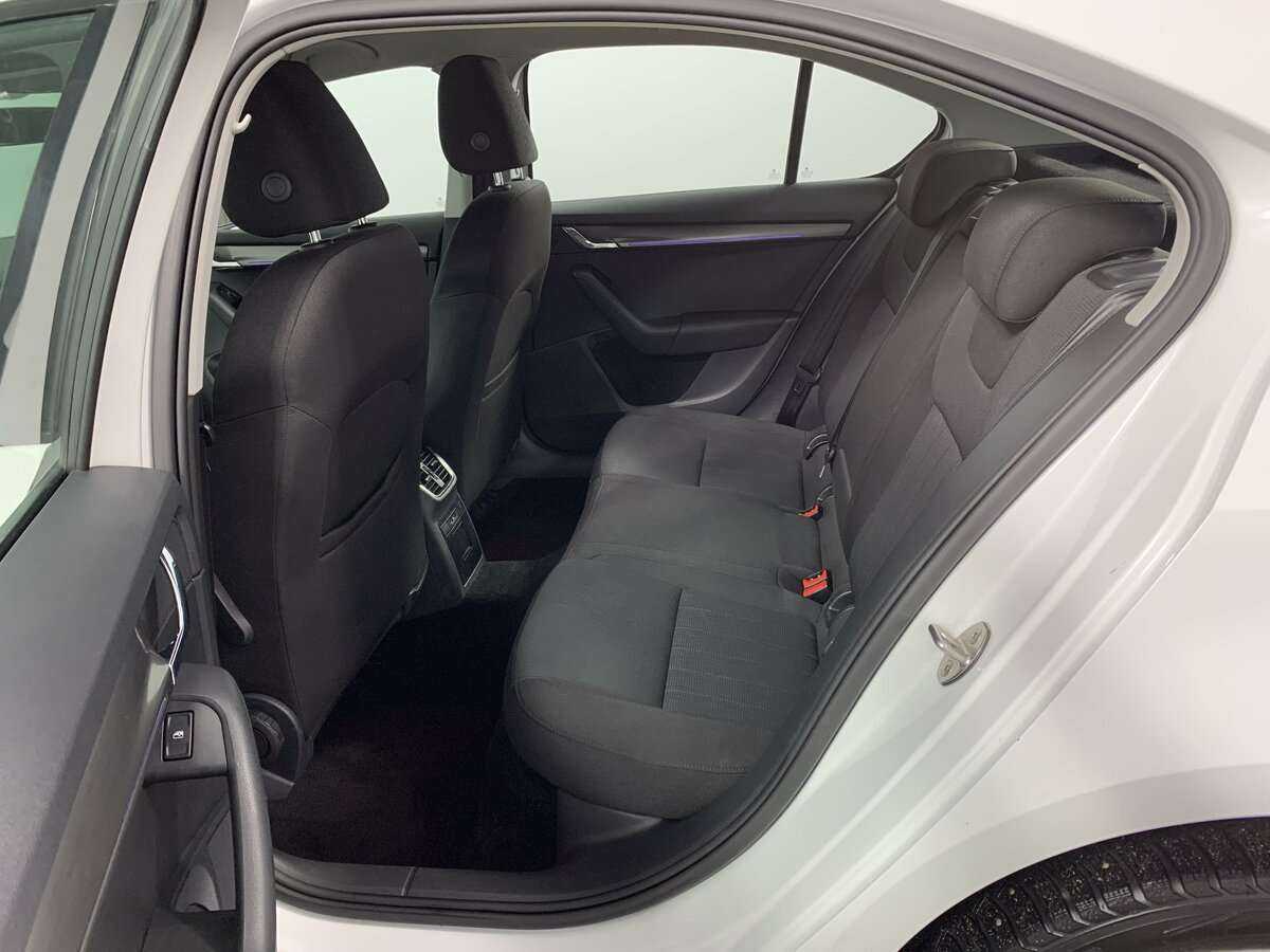 Б/У Шкода Октавия 2018 года. Фото: #11