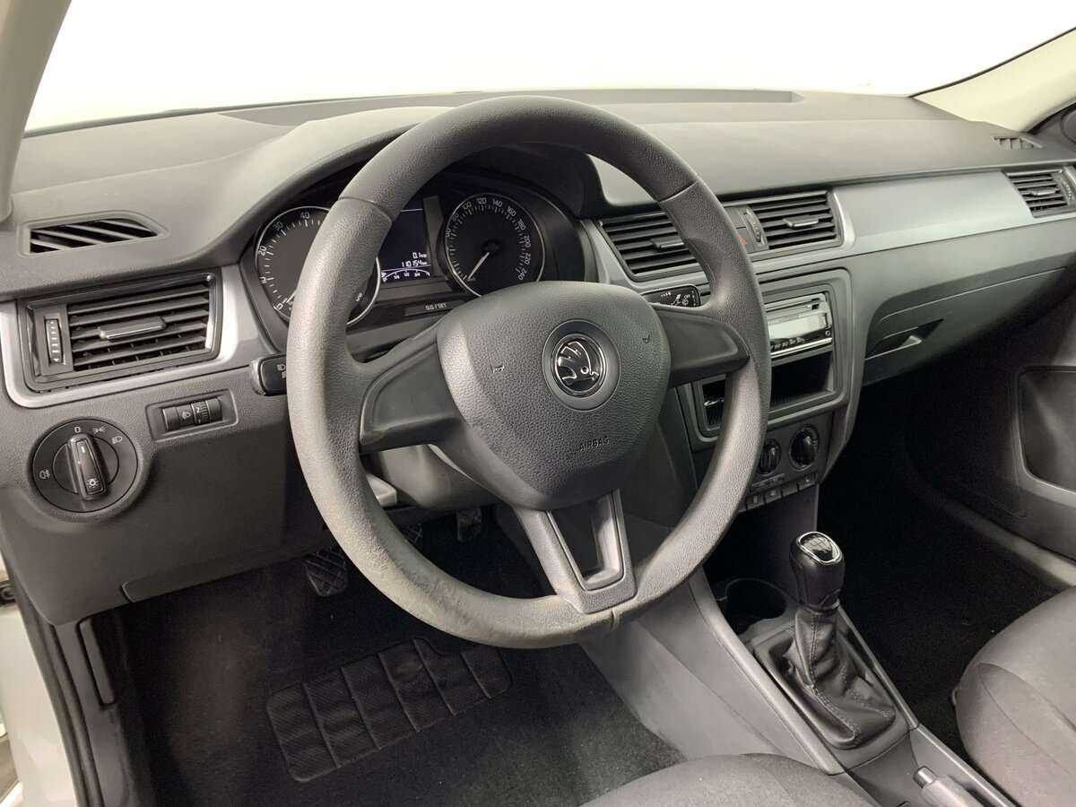 Б/У Шкода Рапид 2017 года. Фото: #21