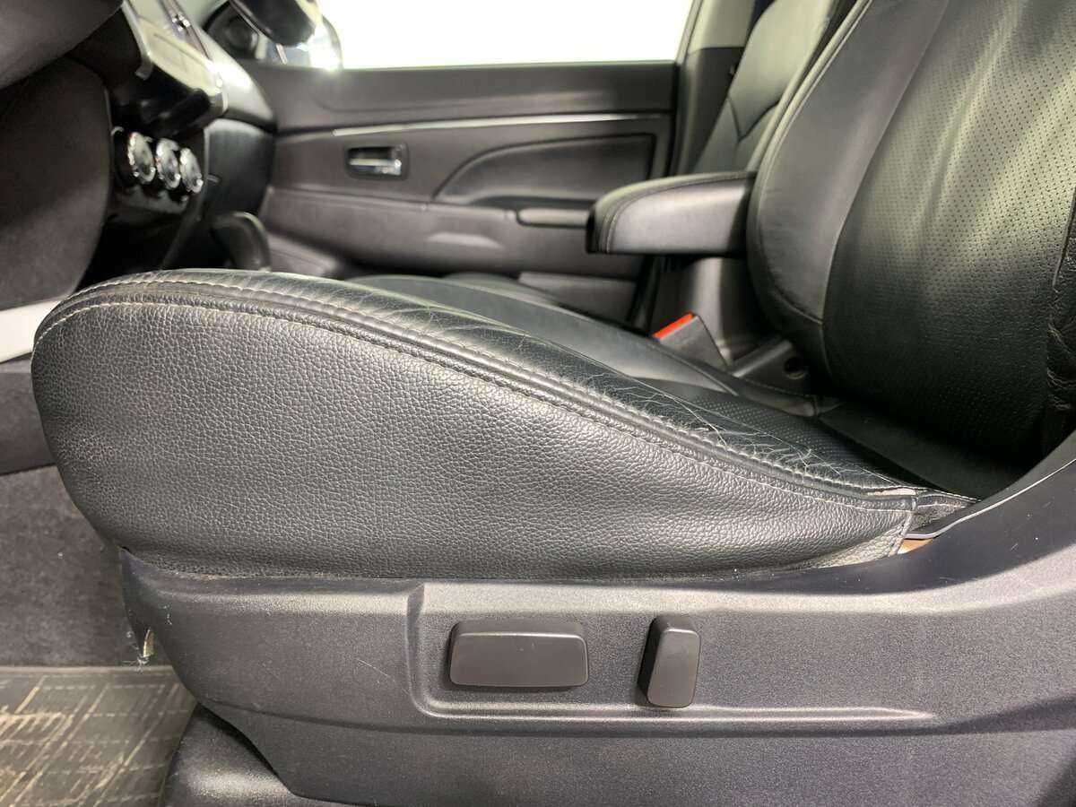 Б/У Митсубиши АС-Икс 2012 года. Фото: #16