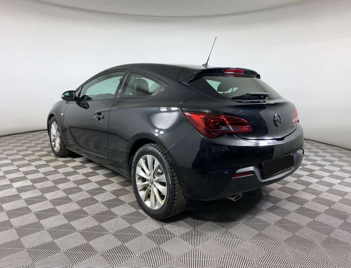 Б/У Опель Астра 2012 года. Фото: #4