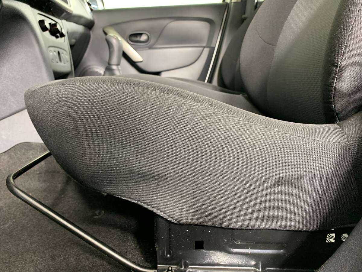 Б/У Рено Сандеро 2017 года. Фото: #13