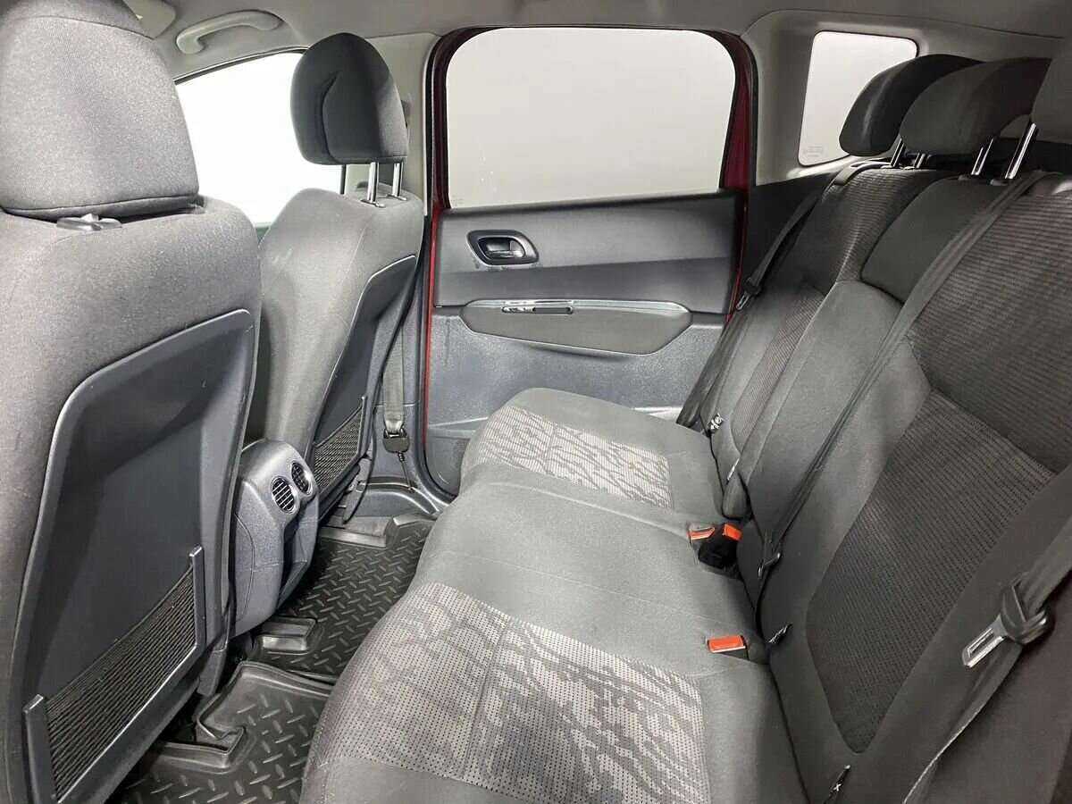 Б/У Пежо 3008 2012 года. Фото: #8