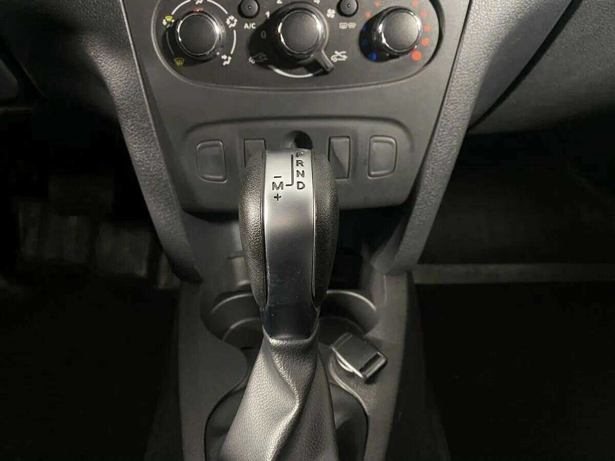 Б/У Рено Логан 2021 года. Фото: #7