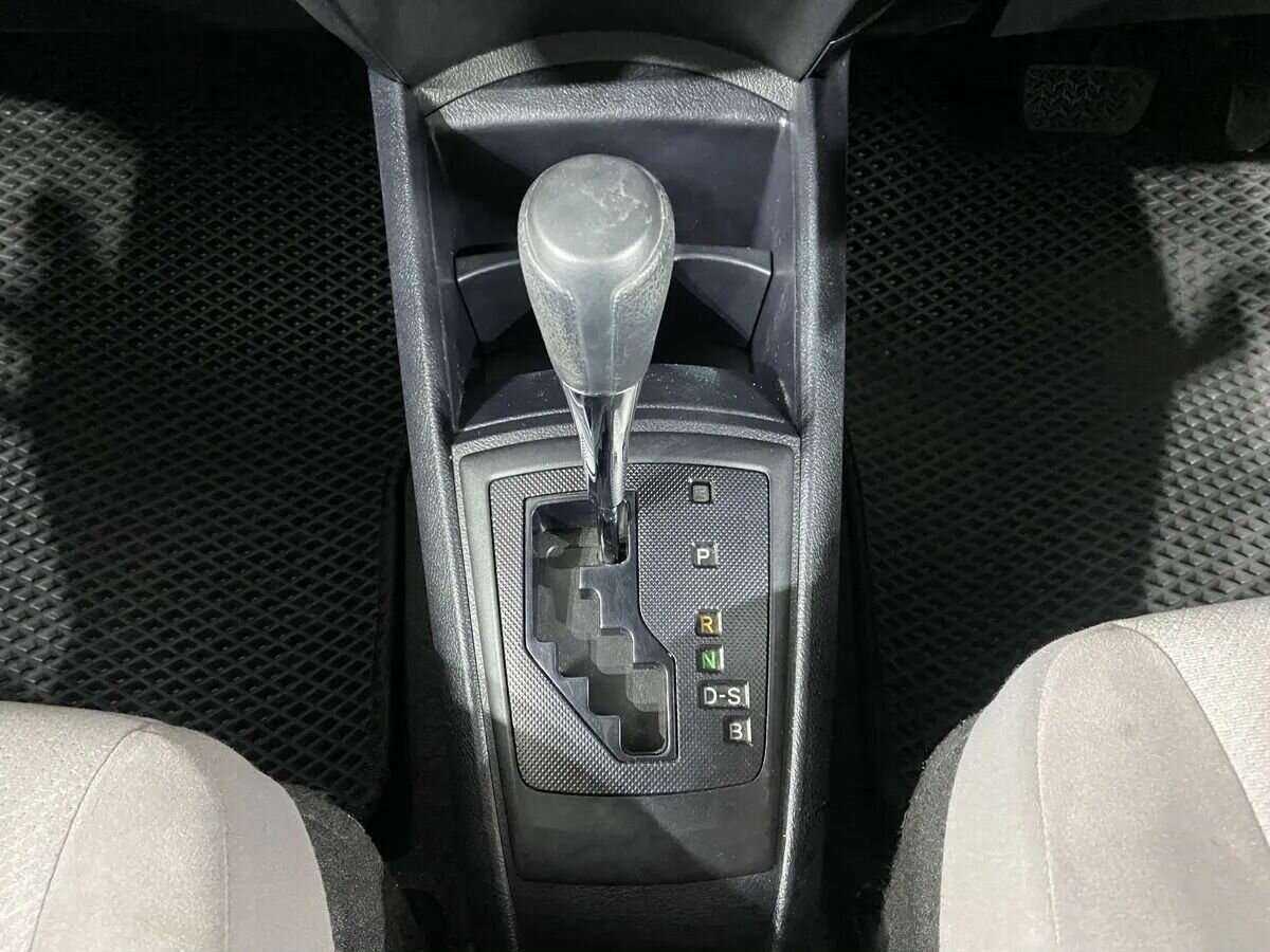 Б/У Тойота Королла 2016 года. Фото: #10