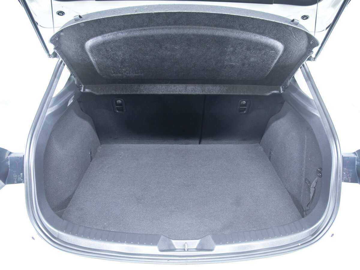 Б/У Мазда 3 2014 года. Фото: #8