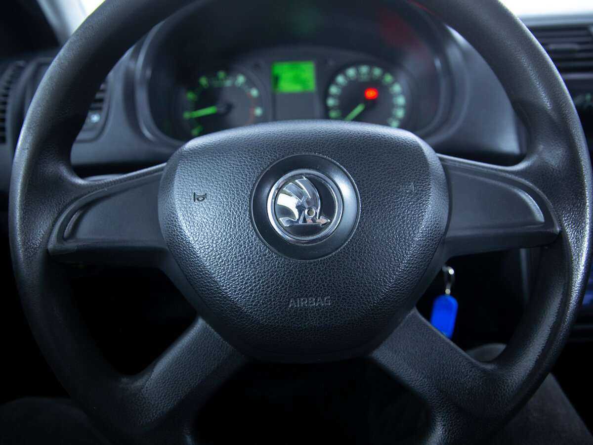 Б/У Шкода Фабия 2013 года. Фото: #13