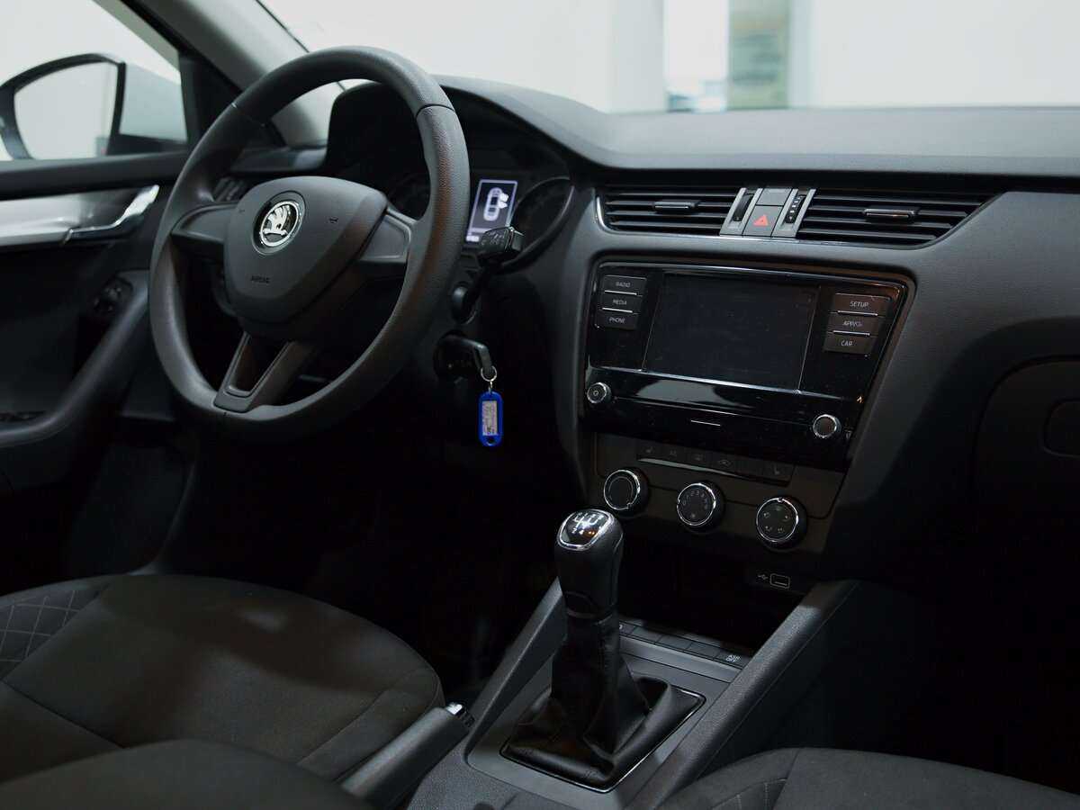 Б/У Шкода Октавия 2019 года. Фото: #11